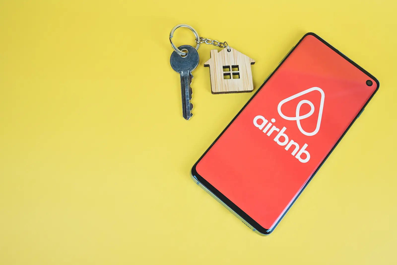 How Airbnb’s New Fee Structure Affects Mid-Term Rental Owners in Merced